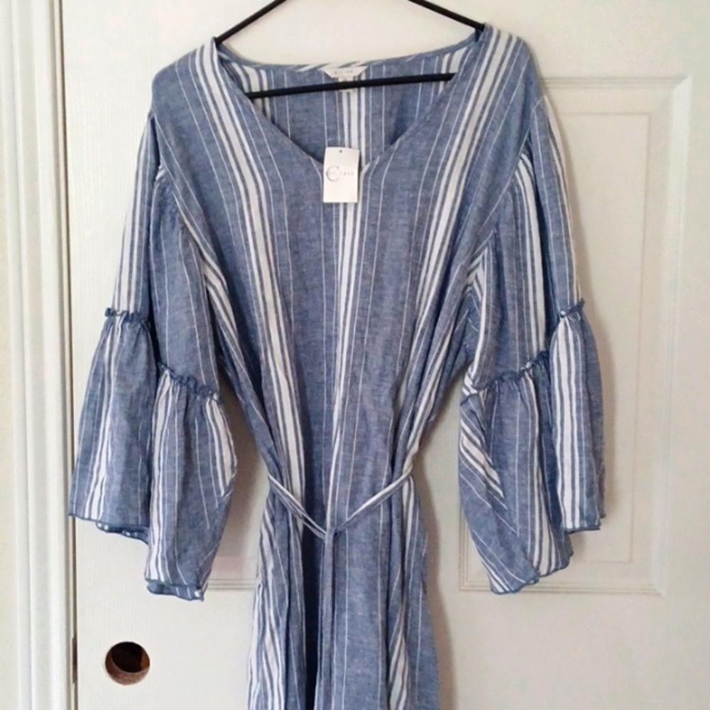 EST. 1946 blue and white dress